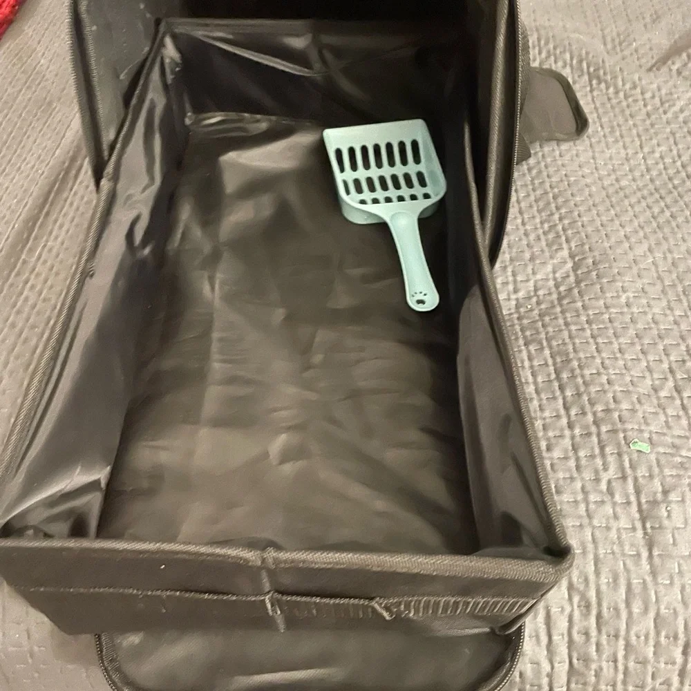 Portable travel cat litter box